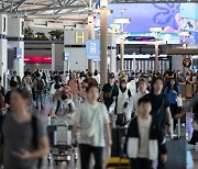 연예인 특혜 논란에…인천공항, ‘전용출입문’ 계획 철회