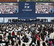 "차별금지법 교회가 막겠다" 서울 도심 수십만 예배... 혼잡·소음에 시민 불편