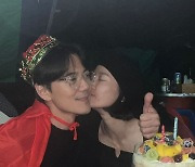 이현이, S사 엘리트 ♥남편 사무실 구경→생일기념 볼뽀뽀 쪽 ‘달달’