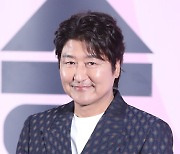 [E포토] 송강호, '이번엔 여자 배구 감독 역으로'