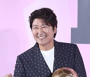 [E포토] 송강호, '주먹 불끈 1승 세레머니'