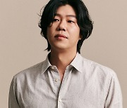 이상순, 데뷔 25년만 라디오 DJ 공식 데뷔. 윤도현 후임 ‘완벽한 하루, 이상순입니다’