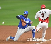 [포토] 김선빈 ‘내가 빨랐어’