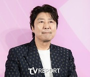 [T포토] 송강호 '긴장의 입술 꾹'