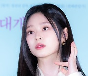 [T포토] 김민주 '머리만 넘겨도'