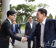 이준석 "尹, 수신제가부터…韓 특감 표결 승부수? 대표직 걸지도 않고 뭘"