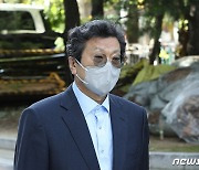 '100억원대 불법대출' 강영권 전 에디슨모터스 회장 1심서 무죄