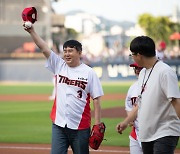 이정선 광주교육감 "KIA 타이거즈 통산 12회 우승 축하"