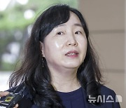 연대 논술시험 효력 정지 가처분 소송 출석하는 김정선 변호사