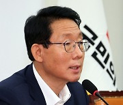 與 김상훈 “용산, 김 여사 사과·대외활동 자제 카드 준비 중”