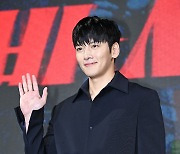 지창욱 '뒷골목 브로커로 변신'