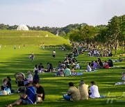 블라인드 채용 맞아?…4대1 뚫은 기간제 20명 모두 '퇴직 공무원'