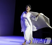 모노드라마 '벽 속의 요정' 20주년 기념 공연