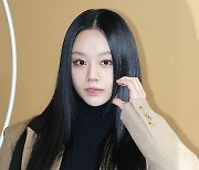 혜리, 귀엽게 볼하트