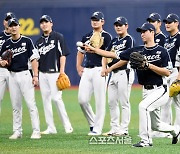 [포토]수비 연습하는 엄상백