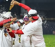 골든블랑, KIA 타이거즈 2024 KBO 통합 우승 현장서 금빛 축포