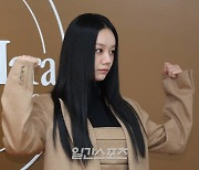 [포토] '볼콕' 포즈 요구에 '벌크업' 포즈 취하는 혜리