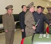 “풍계리 핵실험장 내부준비 끝내…ICBM 발사준비도”