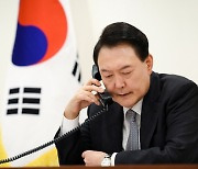 젤렌스키 “北 참전 임박” 尹 “北 현대전 습득땐 큰 위협”