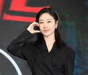 하윤경 ‘봄날의 하트’ [MK포토]