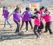 하동군, 내달 23일 '논두렁축구대회'…평사리 들판서 열려