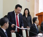 인구비상대책회의 참석하는 주형환 저고위 부위원장과 유혜미 수석