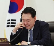 윤 대통령, 해외정상에 연일 전화공세... "북 전선투입 빨라질 수도"