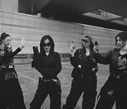 “YG 그 자체” 베이비몬스터, 'CLIK CLAK’에 담은 힙합의 진수 [Oh!쎈 레터]