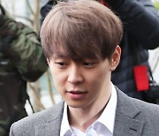 "박유천이 급여 안 줘" 주장 전 매니저…손배소 패소