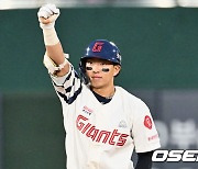 롯데 가을야구 우승! 울산-KBO Fall League 초대 챔피언 등극, 낙동강 더비서 NC 꺾었다...'폭풍 4안타' 김민석 MVP 영광