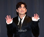 이민우, 데뷔 26년만에 연극 도전 “연극의 신화창조 꿈꾼다” (레미제라블)