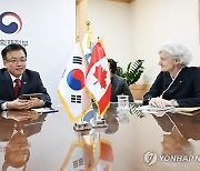 최상목 부총리, 주한 캐나다 대사 면담