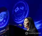 축사하는 조이 사쿠라이 주한미국대사관 공관 차석