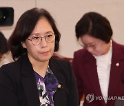 여가차관, 잇단 소녀상 테러에 "있을 수 없는 일…심각성 인지"