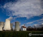 [속보] "체코 반독점당국, 원전 계약 '일시 중단' 조치"<AFP>