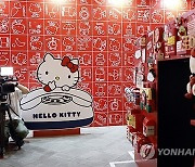 JAPAN HELLO KITTY EXHIBITION