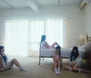 피프티피프티, 억소리 나는 '그래비티' 클립 공개…중력을 거슬러 떠올랐다 [TEN뮤직]