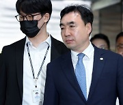 ‘민주당 돈봉투 사건’ 첫 유죄 확정…윤관석 실형