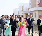 "열렬히 축하"…북한 평양시 만경대구역 새집들이