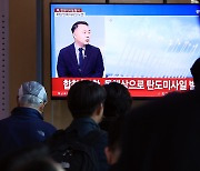 북,  ICBM 고각 발사…80여분 비행