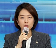 고민정 "김정숙 여사 '샤넬 재킷' 확보…명태균은 왜 가만둬?"