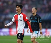 [eredivisie.review] 황인범만 빛났다...페예노르트, 아약스와의 '라이벌 더비'에서 0-2 패→9G 무패 행진 종료