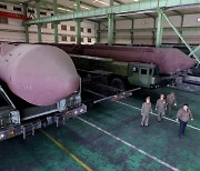 北, 동해상으로 ICBM  고각 발사.."파병 규탄 불만 표출"