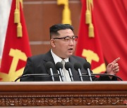 김정은 "ICBM 발사는 적 대응 의지, 핵무력강화 절대 안 바꿔"