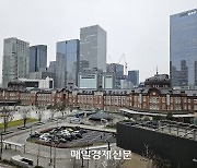 문화와 개발이 공존하는 도쿄 도심…왕궁도 걸림돌 되지 않아