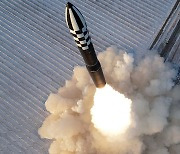 尹, 北 ICBM 발사에 "도발 강력히 대응"…안보실, NSC 상임위 개최