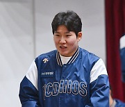 이호준 감독 취임식 참석한 박민우 [사진]