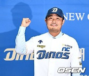 취임식 갖는 NC 이호준 감독 [사진]