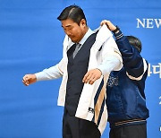 NC 다이노스 유니폼 입는 신임 이호준 감독 [사진]