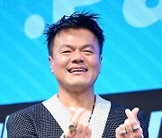 JYP 박진영, '훈훈한 하트 선물' [사진]